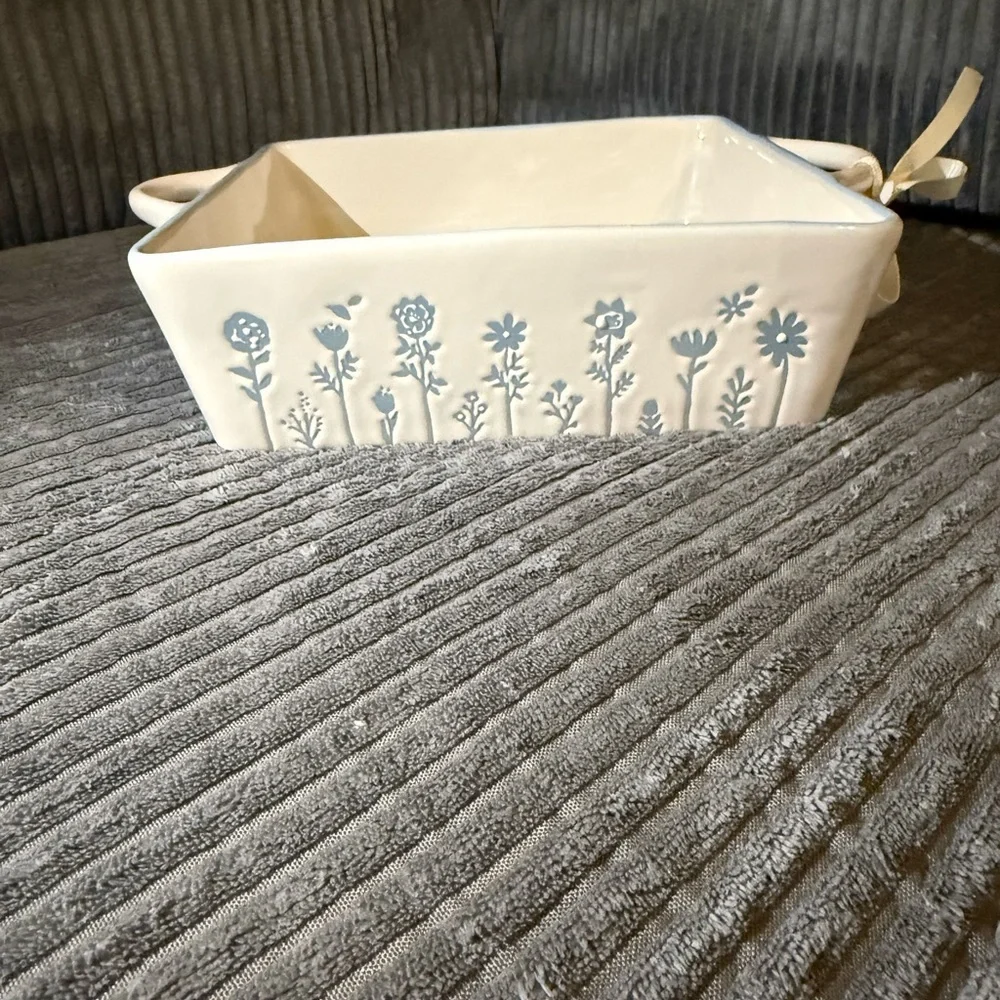 Rae Dunn ‘Homemade’ Ceramic Baking Dish- White w/ Blue Rim & Floral Pattern- NWT
